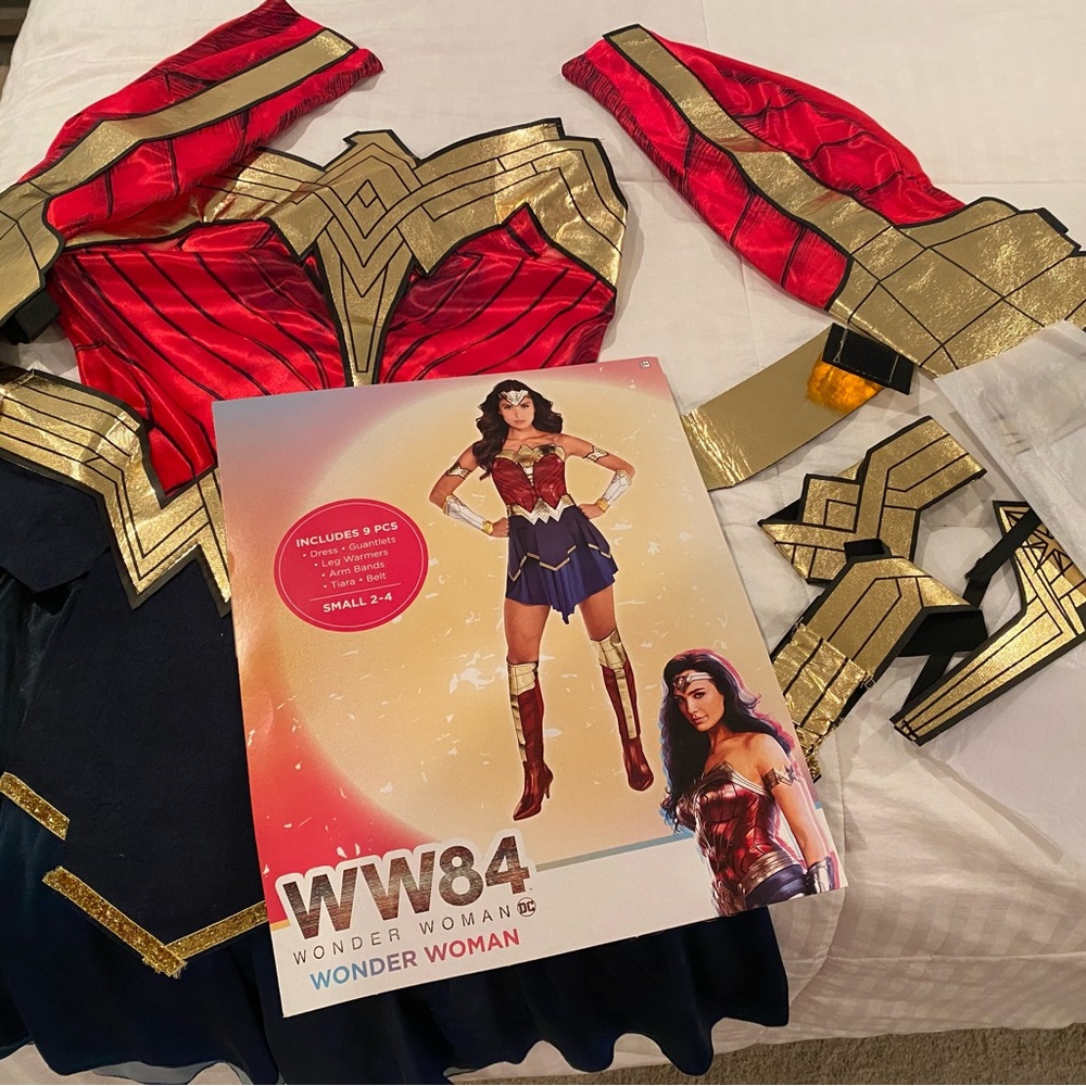 Wonder Woman costume - women’s size Small (2-4). Like New -opened but never worn